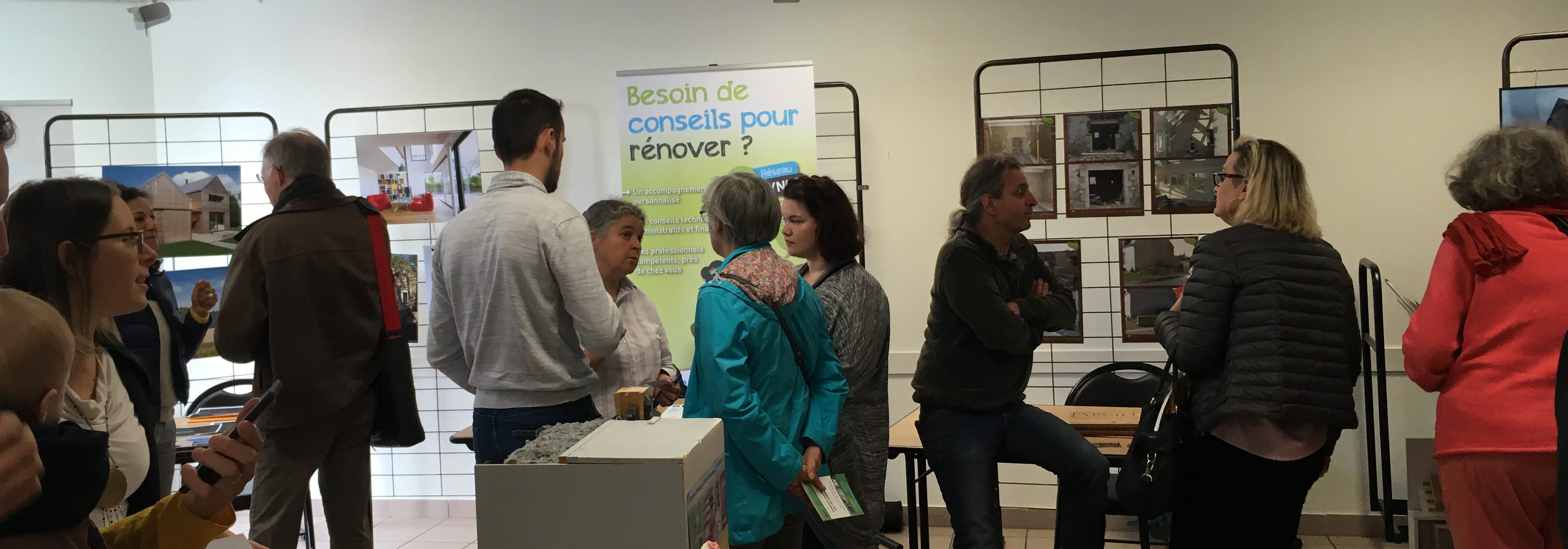 Forum de la rénovation de lhabitat Plonéour-Lanvern 8 juin 2019, côté stands intérieurs